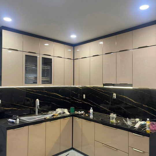 TỦ BẾP KHUNG VINCO - CÁNH PHỦ ACRYLIC AR0028